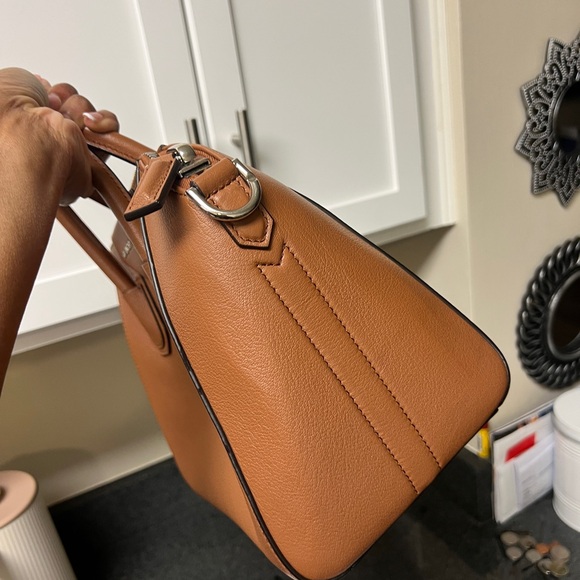 Givenchy Medium Antigona Bag in Brown Grained Leather - Picture 10 of 10